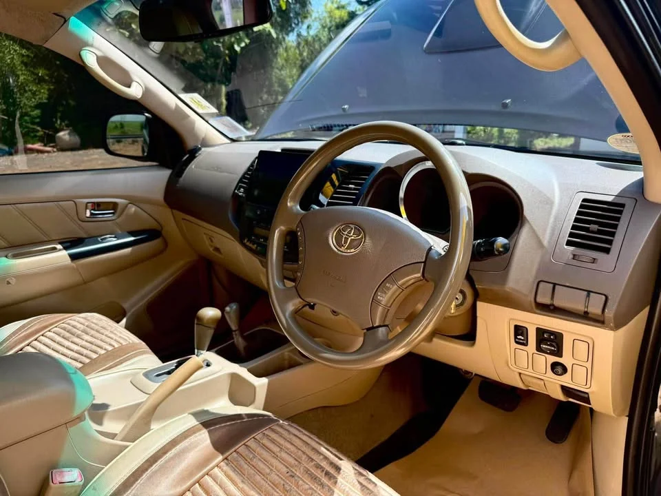 2005 Toyota Fortuner I 3