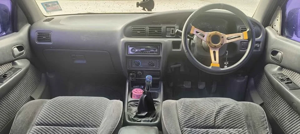 2000 Mazda 2500 Fighter V 2