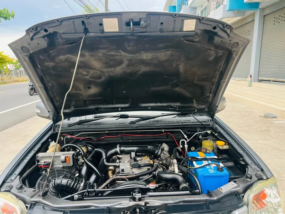 2006 Isuzu MU-7 3