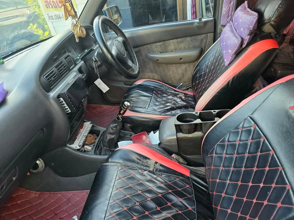 2002 Mazda 2500 Fighter V 2