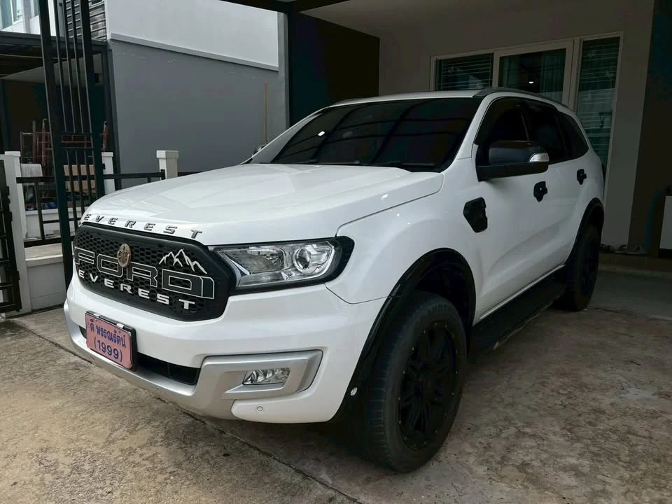 2019 Ford Everest II 2
