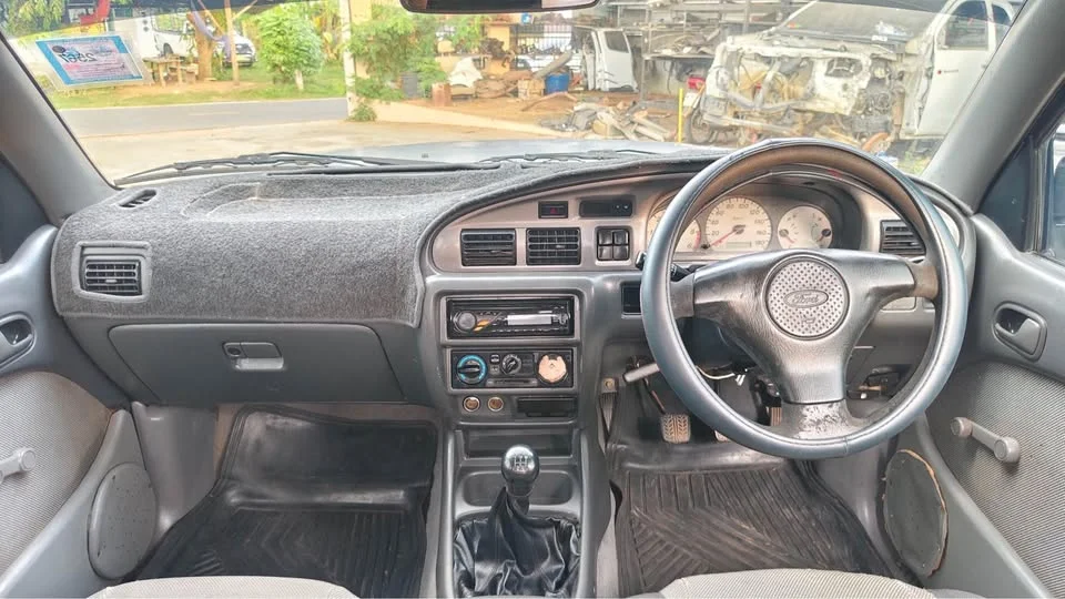 2004 Mazda 2500 Fighter V 2