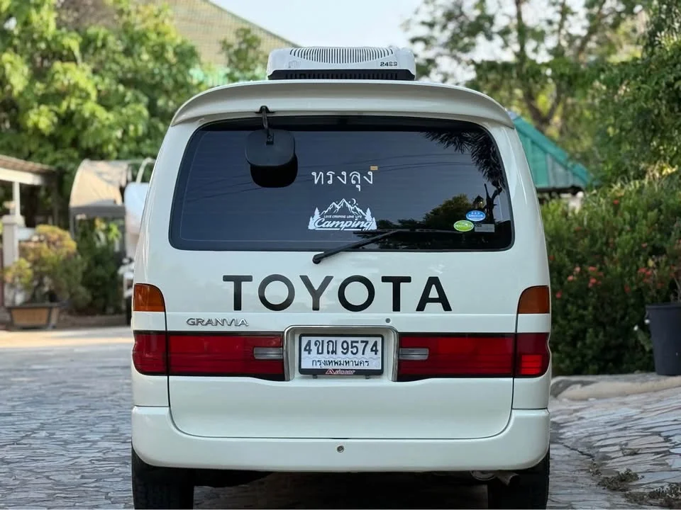 2000 Toyota Granvia H100 3