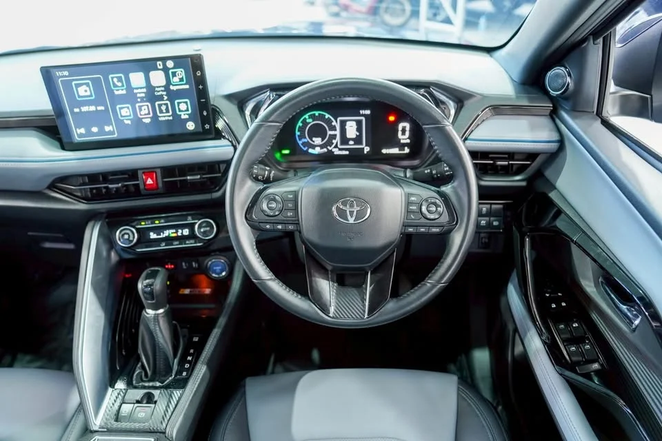2024 Toyota Yaris Cross AC200 3