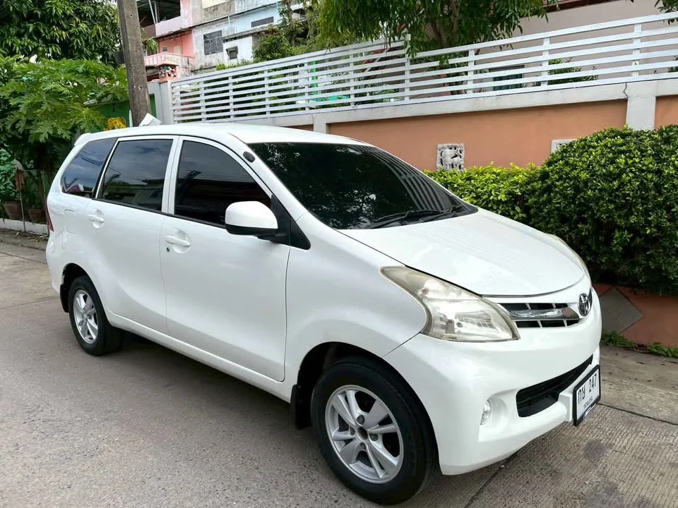 2013 Toyota Avanza II 2