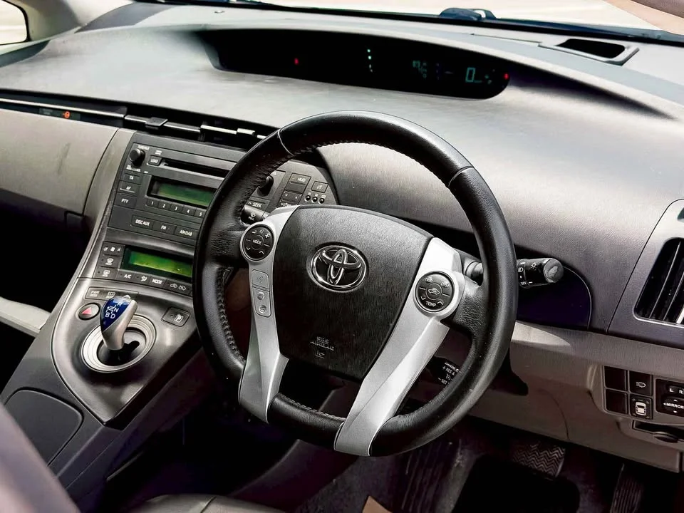2011 Toyota Prius III 3
