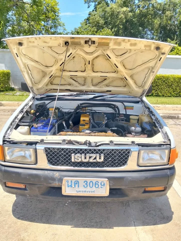 1991 Isuzu TFR III 3
