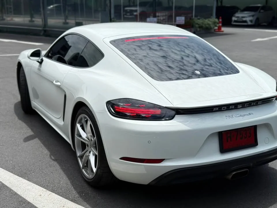 2017 Porsche 718 Boxster and Cayman IV 3