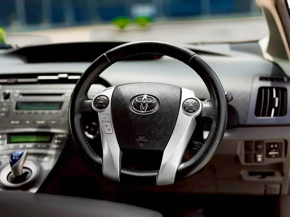 2011 Toyota Prius III 2