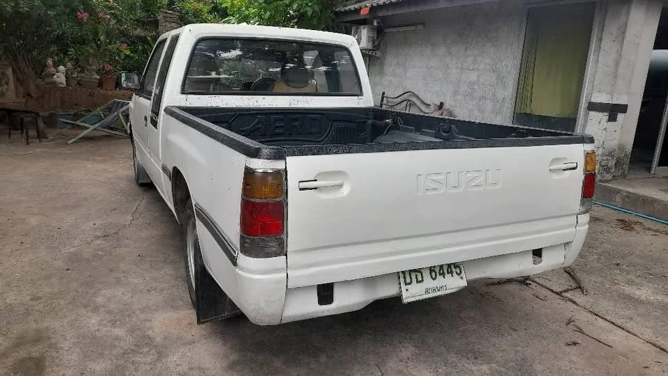 1991 Isuzu TFR III 2
