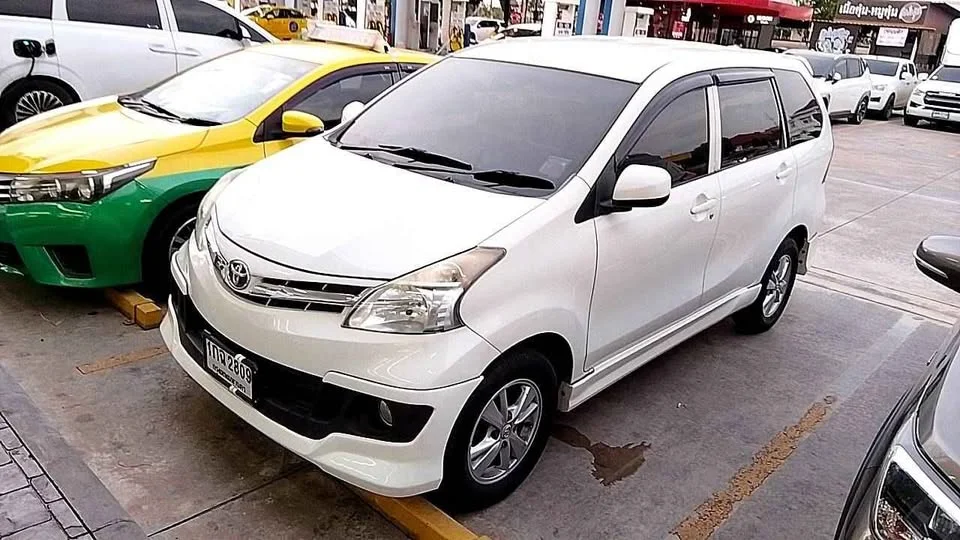 2012 Toyota Avanza II 2