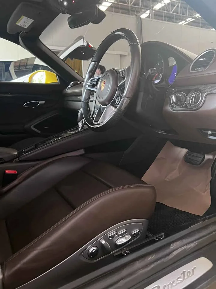 2017 Porsche 718 Boxster and Cayman IV 2