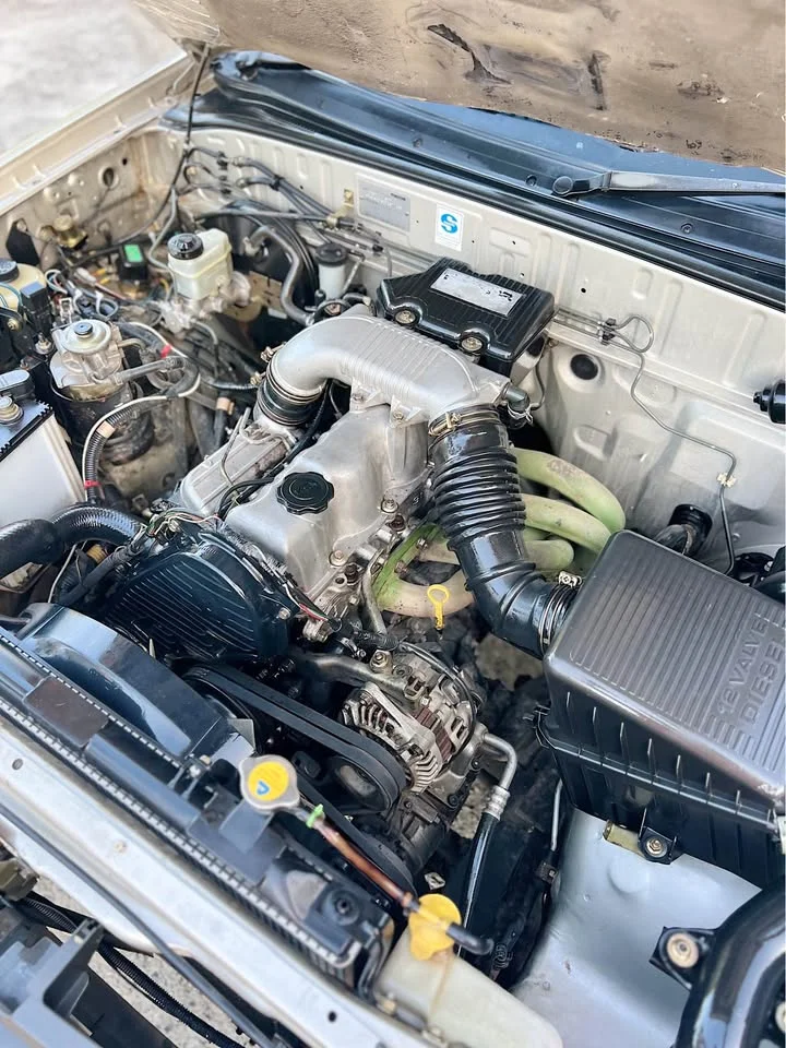 2005 Mazda 2500 Fighter V 3