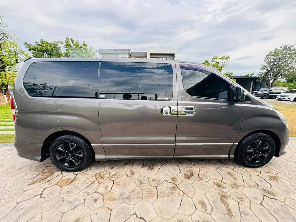 2012 Hyundai H-1 II 3
