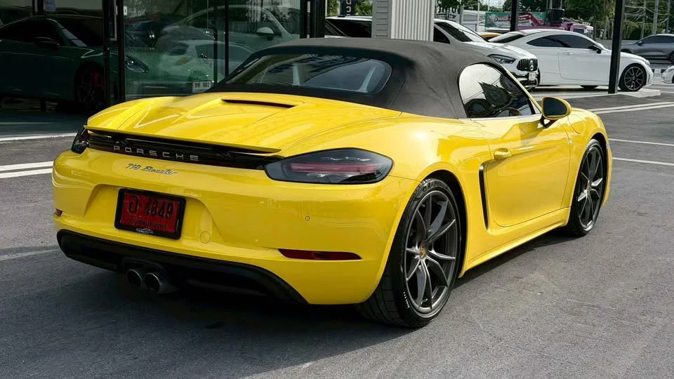2019 Porsche 718 Boxster and Cayman IV 2