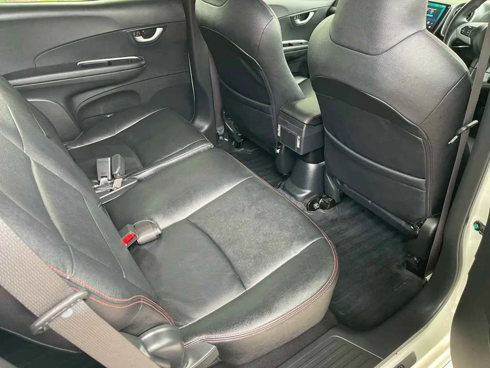 2015 Honda Mobilio II 2