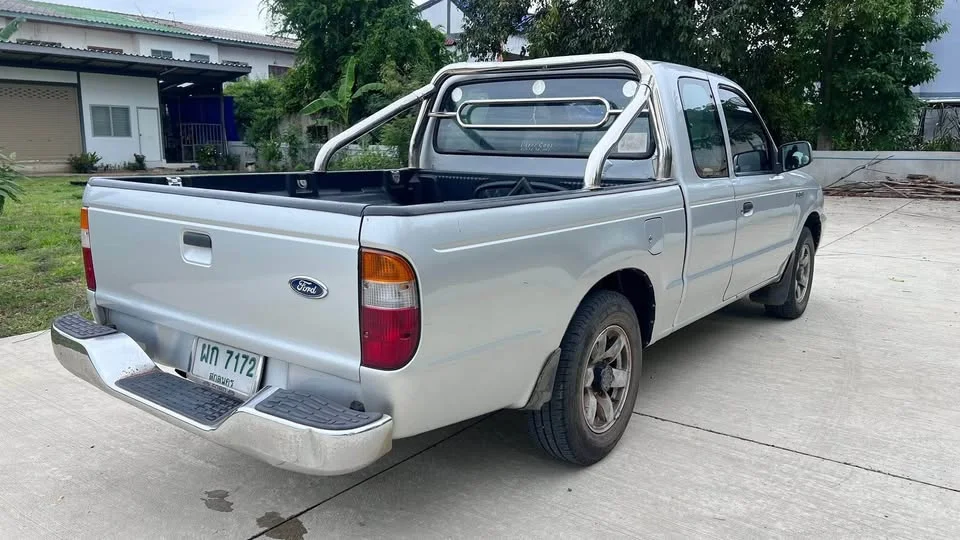 2001 Mazda 2500 Fighter V 3
