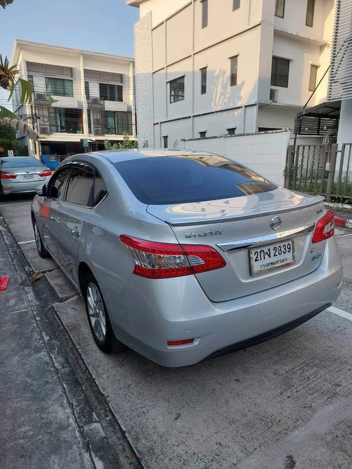 2012 Nissan Sylphy III (B17) 3