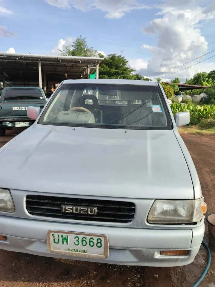 1996 Isuzu TFR III 3