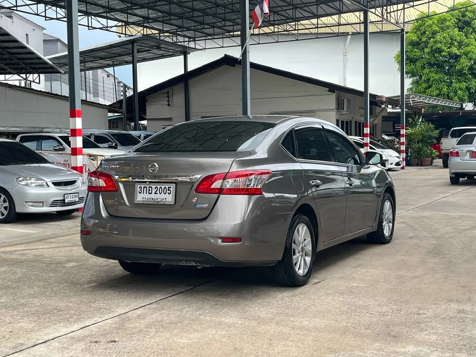 2013 Nissan Sylphy III (B17) 3