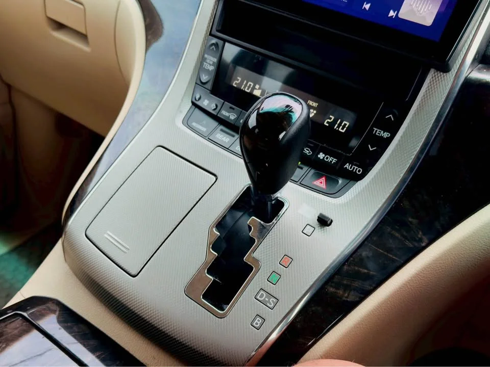 2013 Toyota Alphard, Vellfire II (AH20) 3