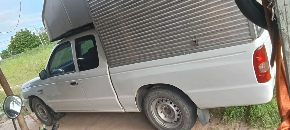 2004 Mazda 2500 Fighter V 3