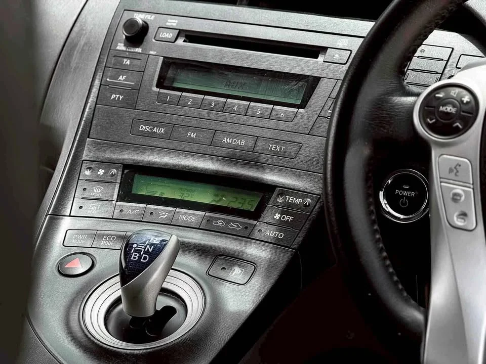 2011 Toyota Prius III 2