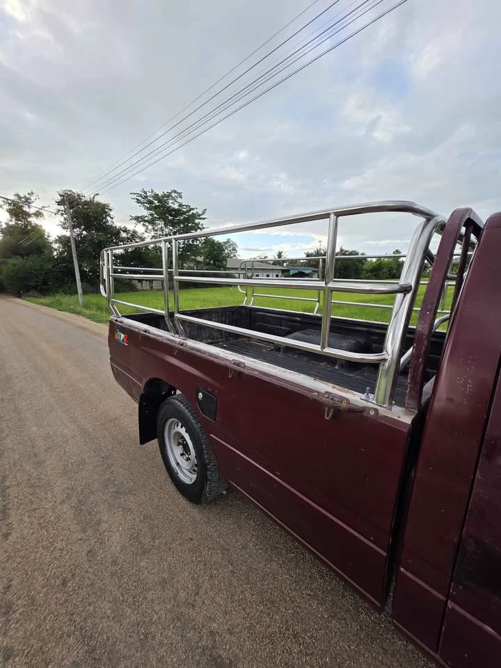 1992 Isuzu TFR III 3