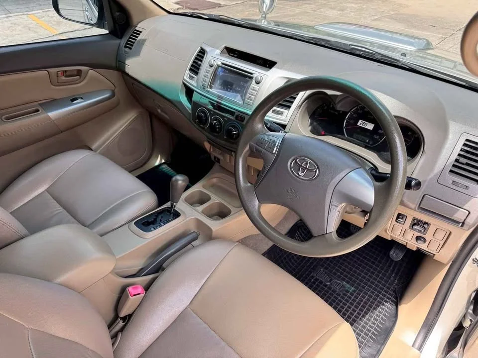 2013 Toyota Hilux VII 3