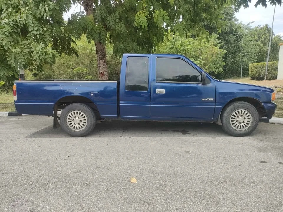 1995 Isuzu TFR III 3