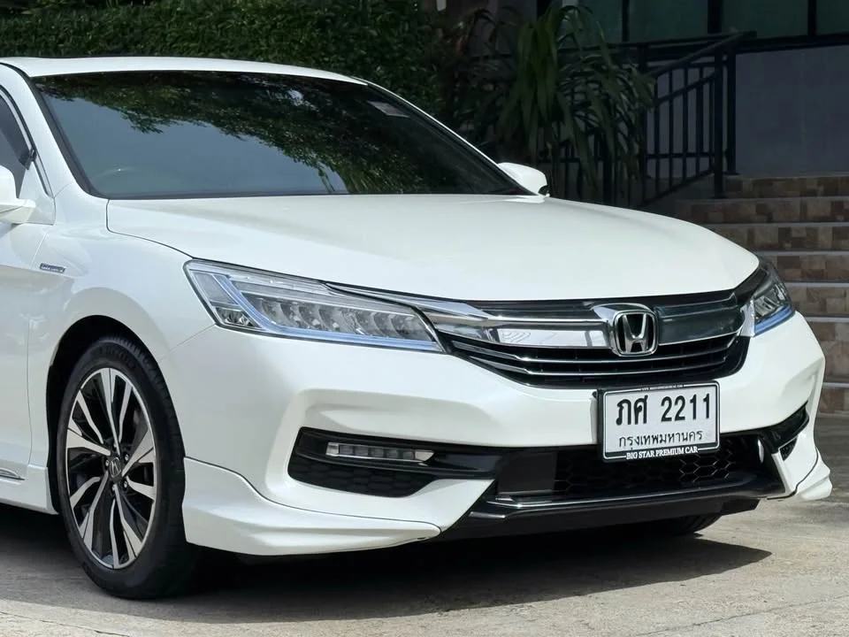 2017 Honda Accord IX 3
