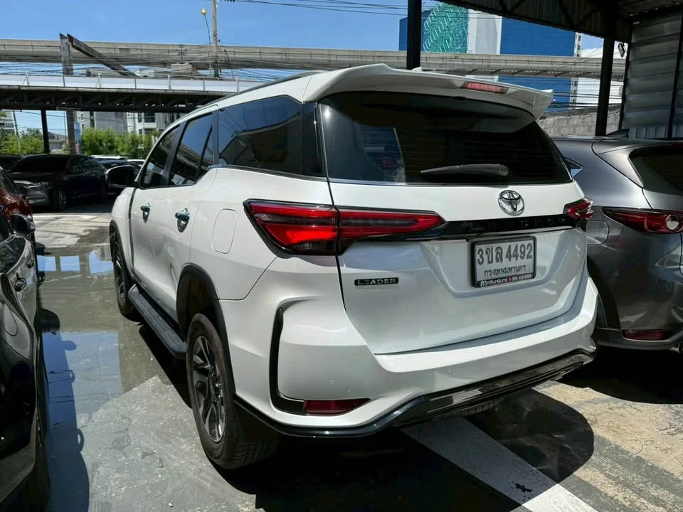 2022 Toyota Fortuner II 2