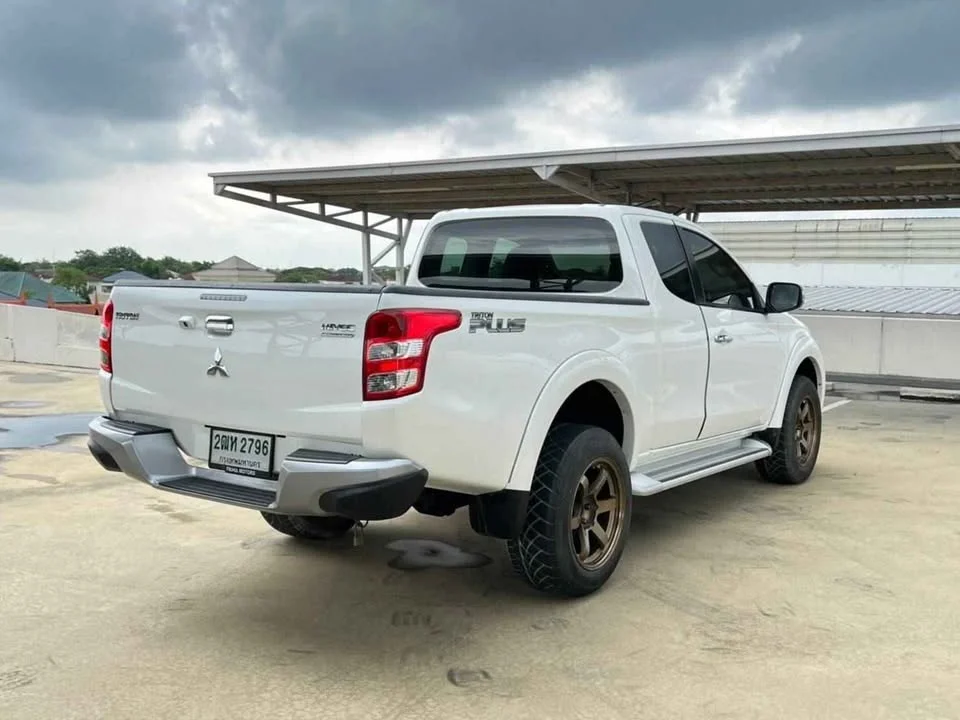 2017 Mitsubishi Triton V 2