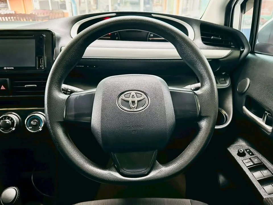 2019 Toyota Sienta II 3