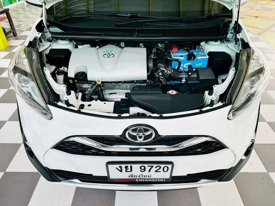 2019 Toyota Sienta II 2
