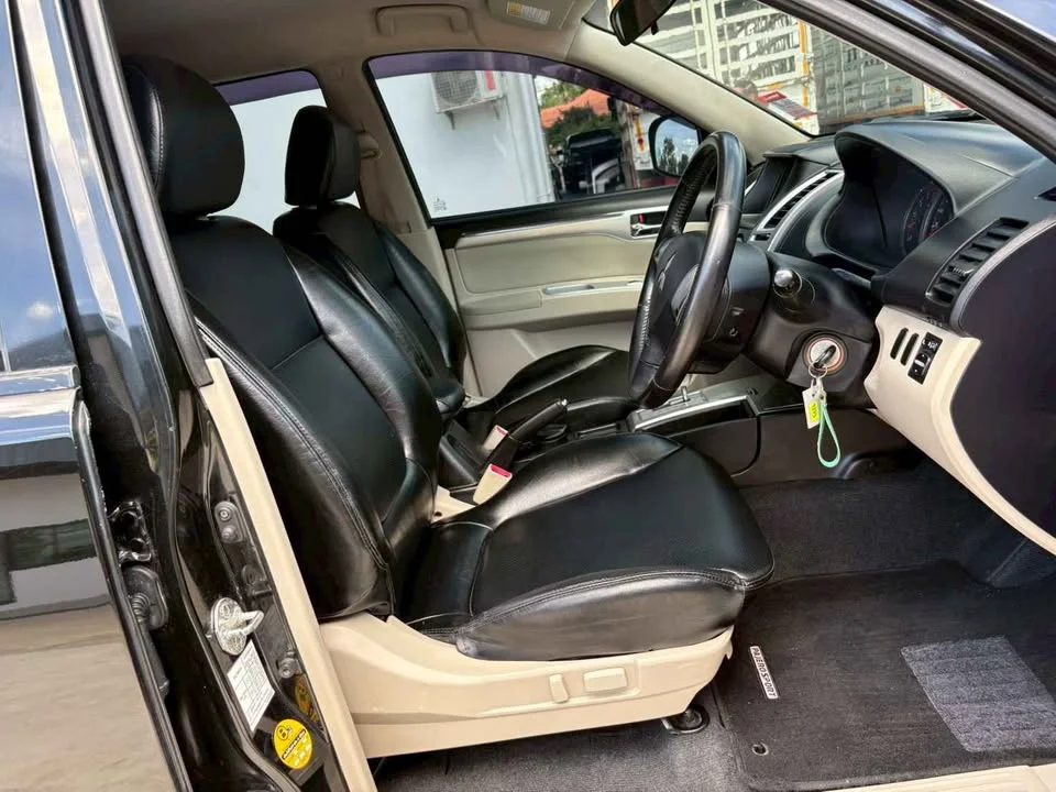 2009 Mitsubishi Pajero Sport II 2