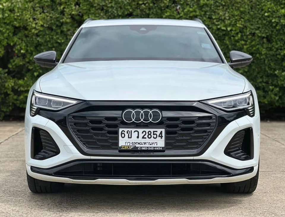 2025 Audi Q8 e-tron 3
