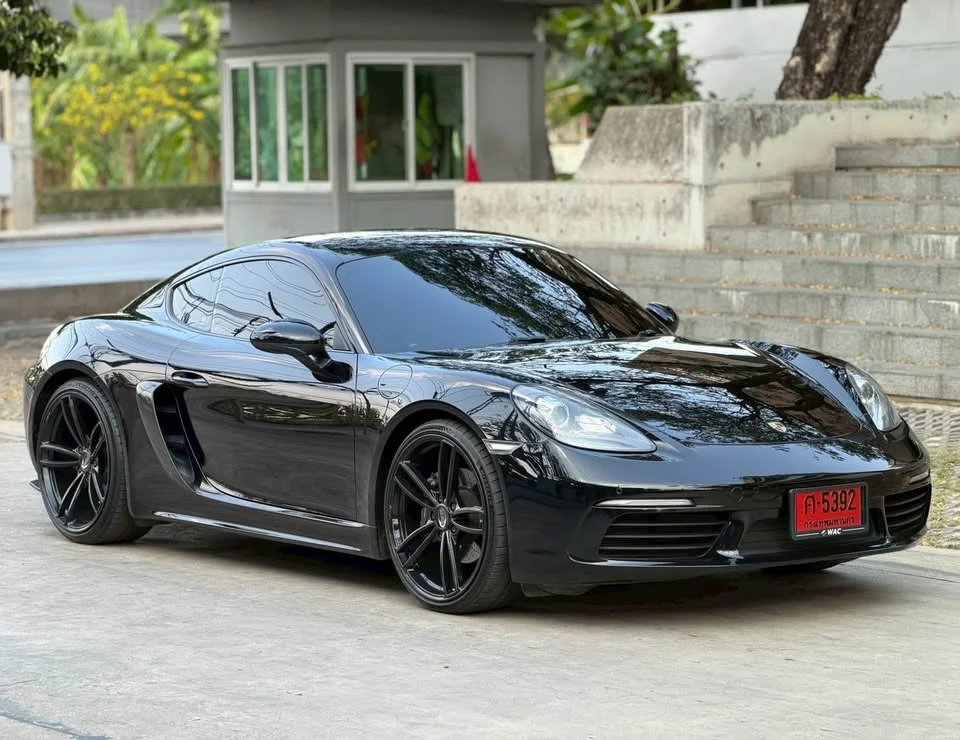 2018 Porsche 718 Boxster and Cayman IV 3