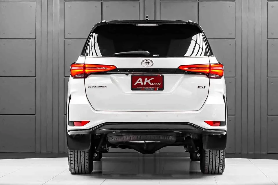 2023 Toyota Fortuner II 2