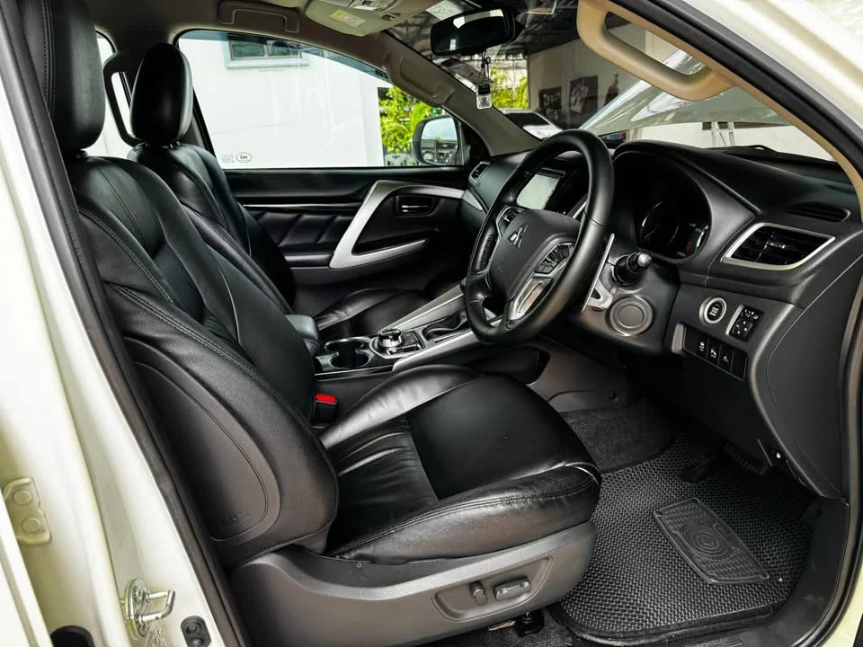 2016 Mitsubishi Pajero Sport III 2