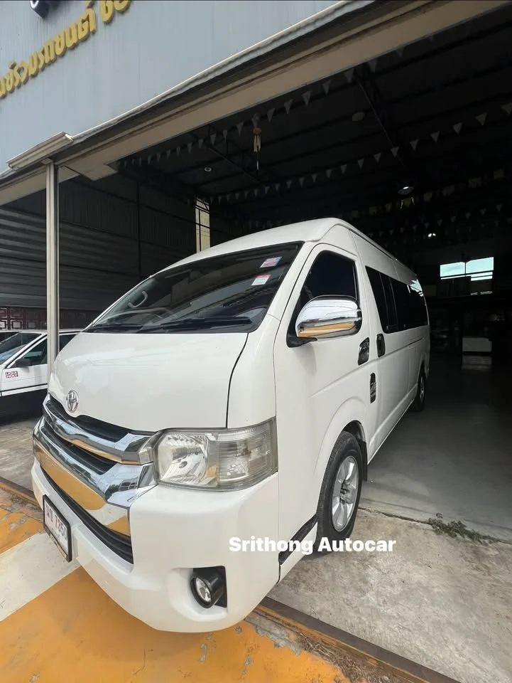 2011 Toyota Commuter V (H200) 3