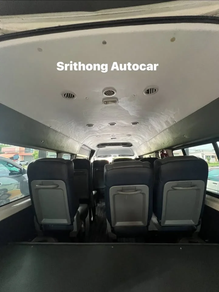 2011 Toyota Commuter V (H200) 2