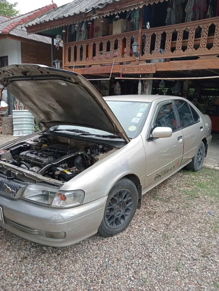 2004 Nissan Sunny IV 2