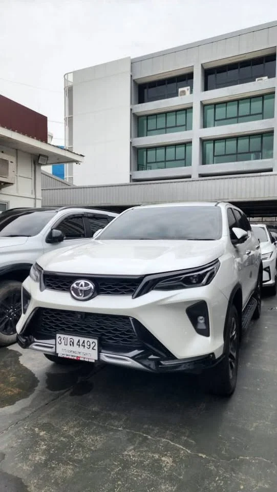 2022 Toyota Fortuner II 2