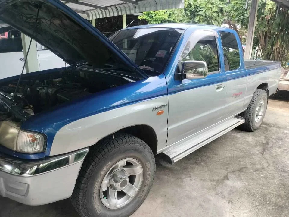 2002 Mazda 2500 Fighter V 2