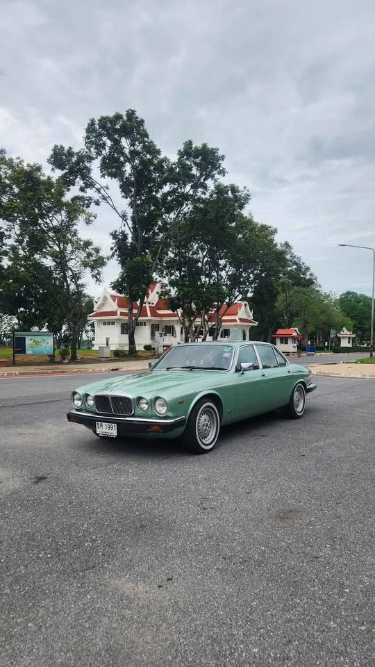 1971 Jaguar XJ Series III 2