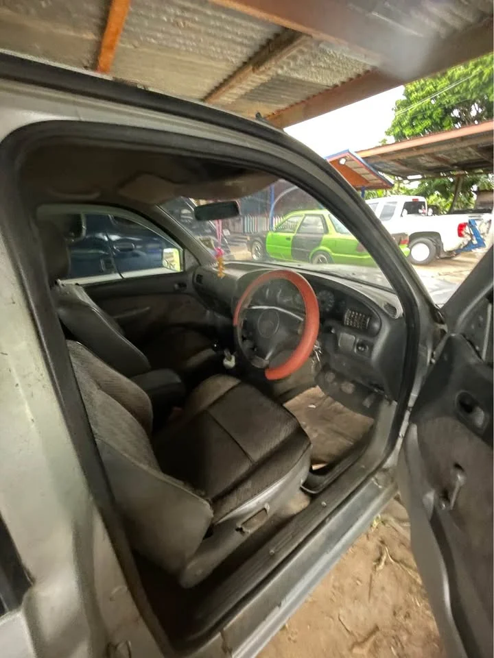 2002 Mazda 2500 Fighter V 2