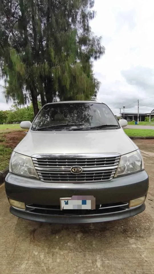 2001 Toyota Granvia H100 3