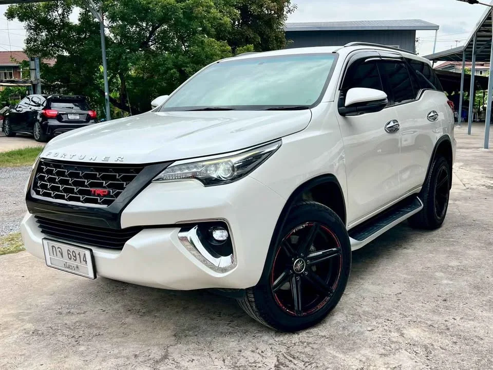2017 Toyota Fortuner II 3