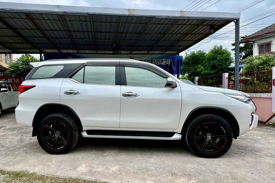 2017 Toyota Fortuner II 2